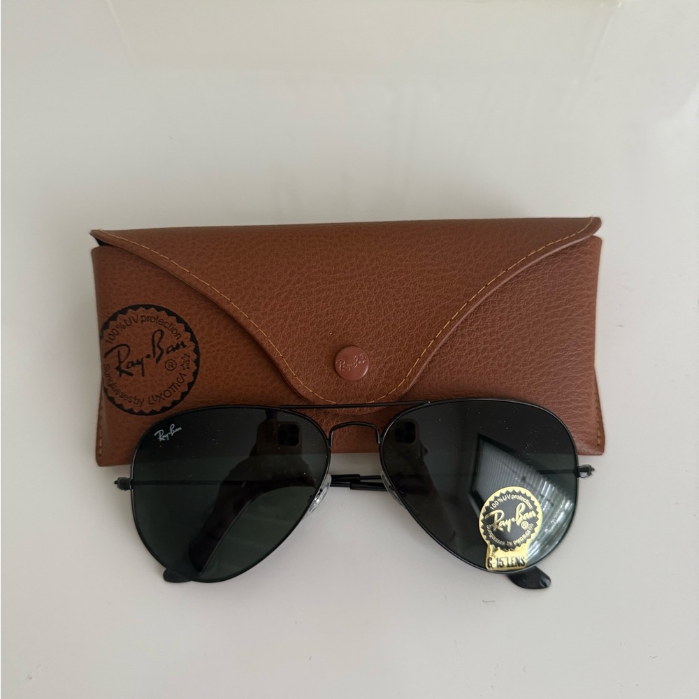 Ray-Ban Aviator Sunglasses with Black Lenses and Brown Case